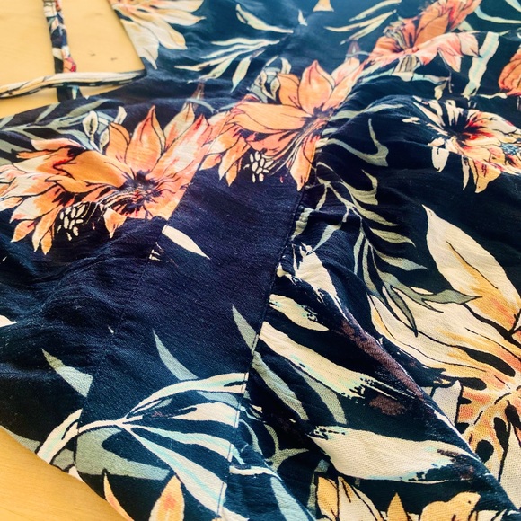 ✨ Rip Curl 🏄🏽‍♀️ Summer Dress 🌺 - Picture 2 of 4